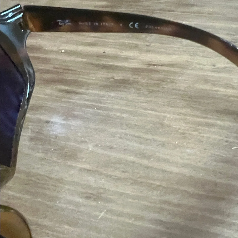Ray-Ban tortoise shell polarized sunglasses with Tan Case - Picture 3 of 5
